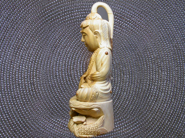 手彫り　白檀　仏陀