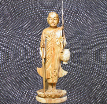 白檀　手彫り　仏陀