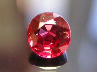 レッド　スピネル　ルース　0.44ct